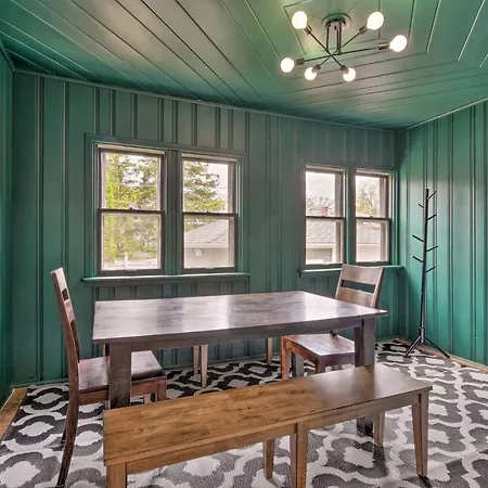 Spacious Oak Park Home, 11 Mi To Downtown Chicago!